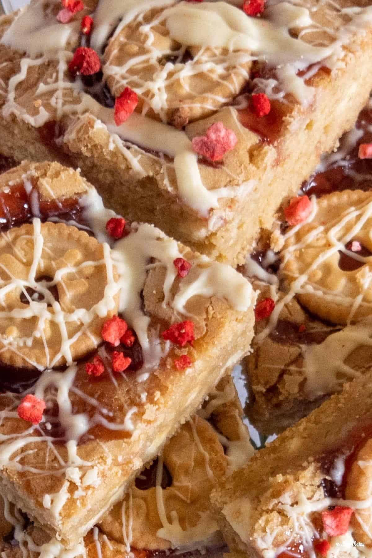close up of cut jammy dodger blondies