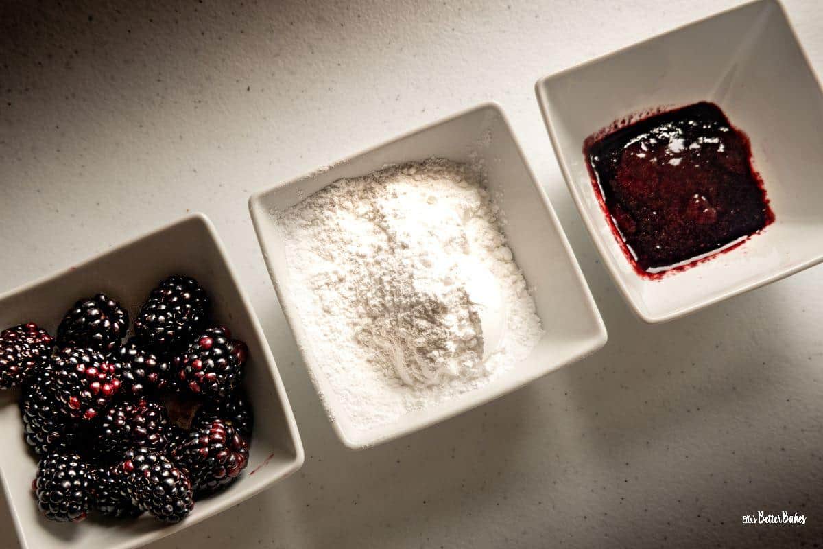 blackberries, icing sugar and blackberry juice