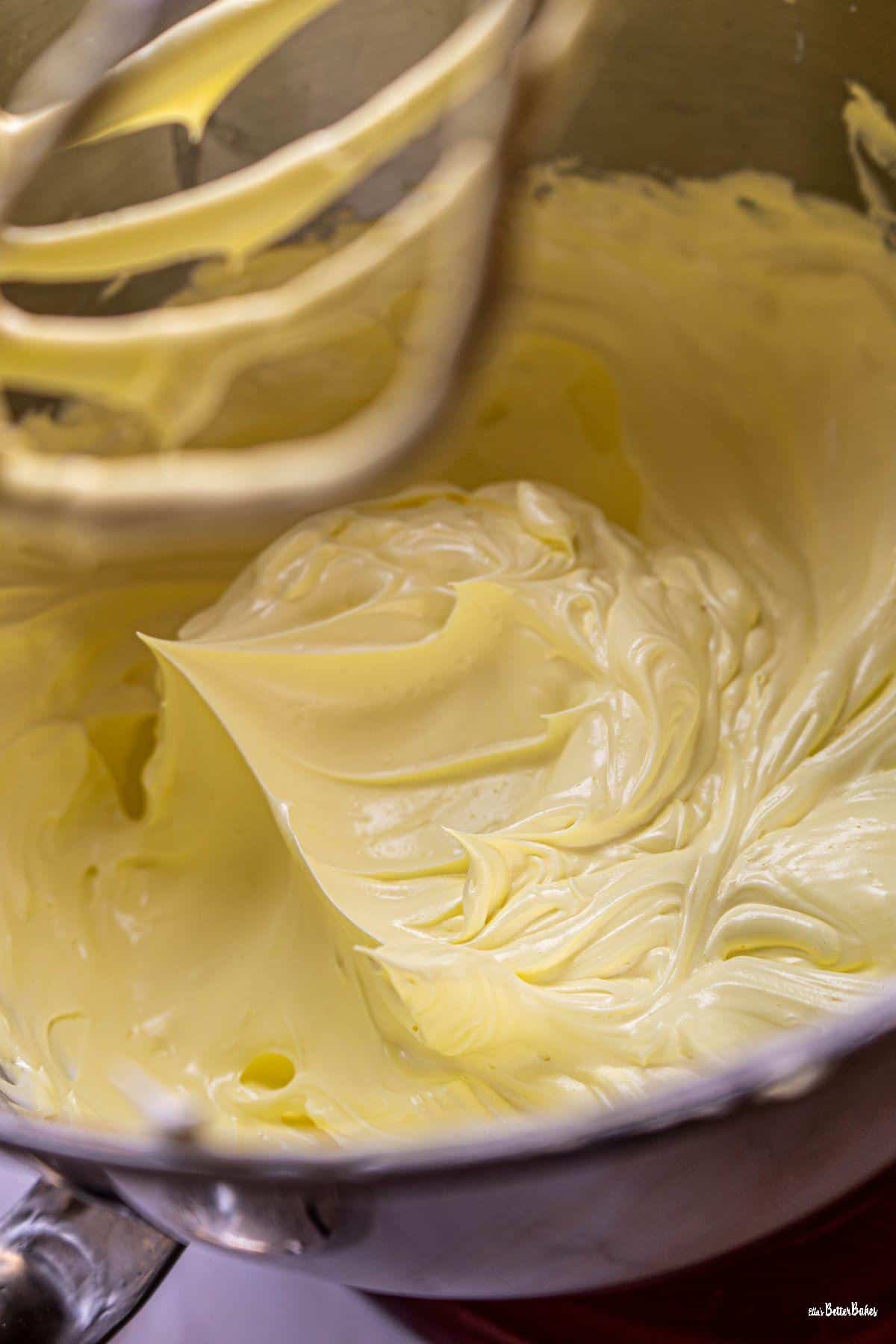 macaron colouring added