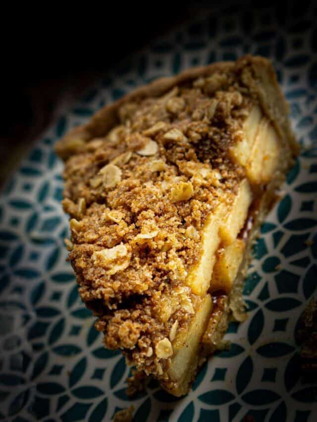 Wholesome Apple Crumble Tart