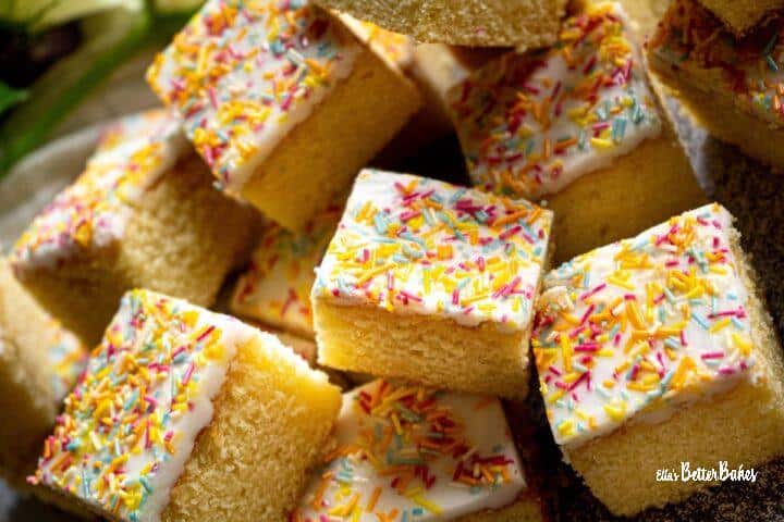 vanilla traybake cut up