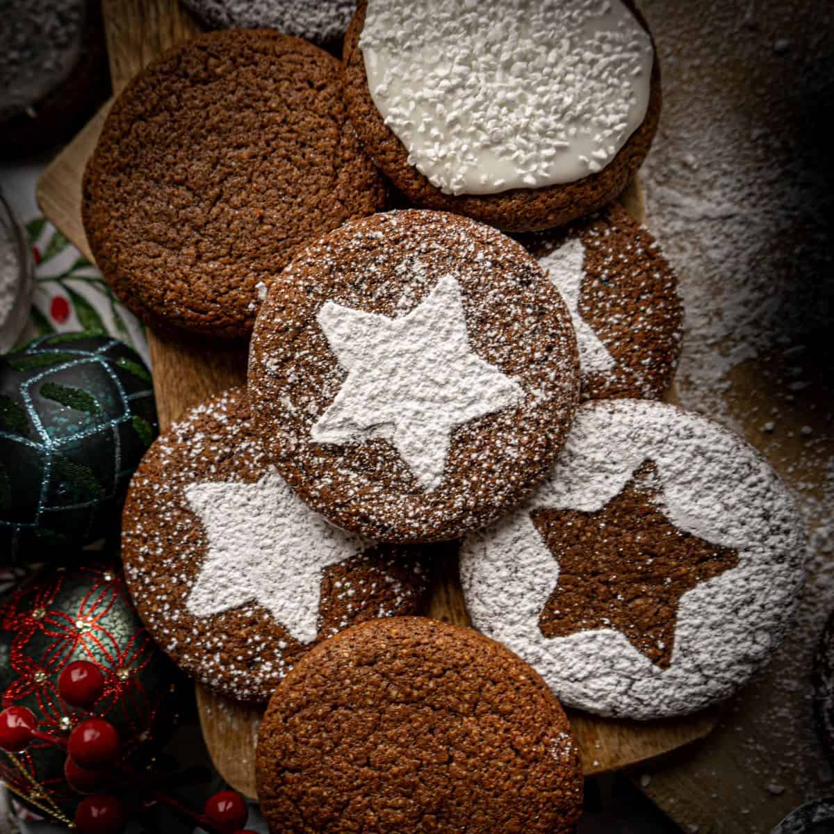 featured image of spiced christmas cookies by several decorations